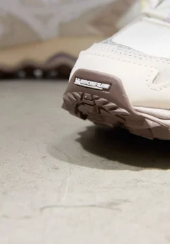 DAMES MIZUNO grijze lage sneakers wave mujin tl