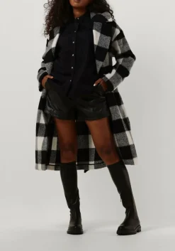 DAMES BEAUMONT e mantel pixie